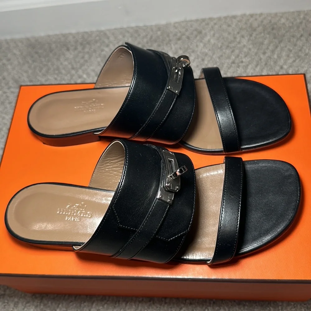 ❌SOLD❌Hermes Avenue Sandal BLACK size 39 - Picture 2 of 10